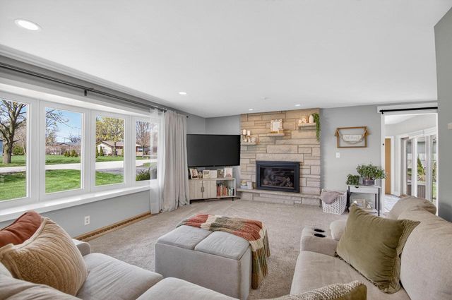6625 61st AVENUE, Kenosha, WI 53142