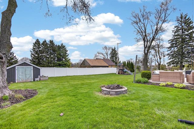 6625 61st AVENUE, Kenosha, WI 53142