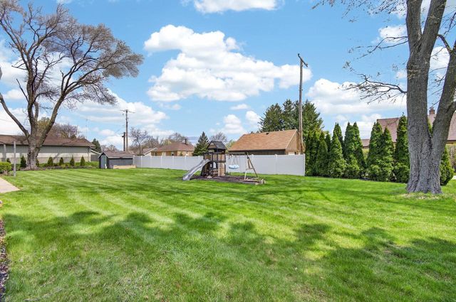 6625 61st AVENUE, Kenosha, WI 53142