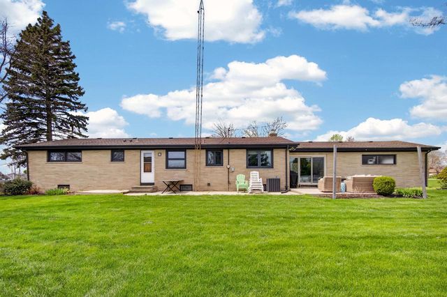 6625 61st AVENUE, Kenosha, WI 53142