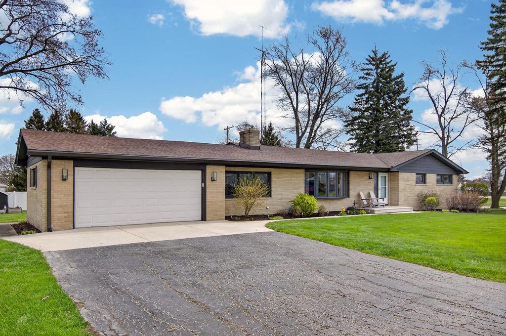 6625 61st AVENUE, Kenosha, WI 53142