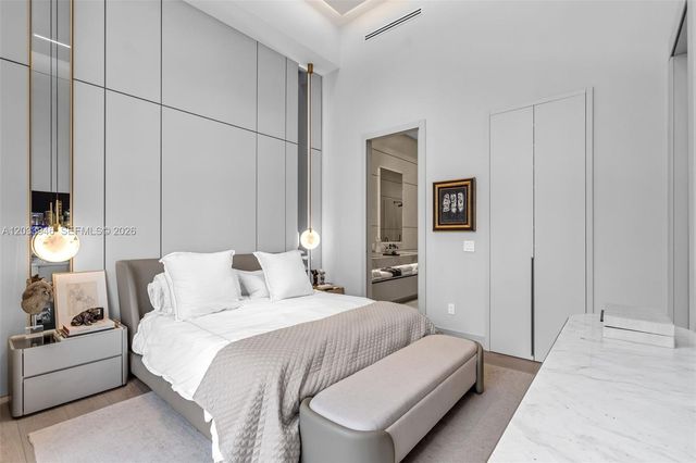 475 Brickell Avenue 2215, Miami, FL 33131