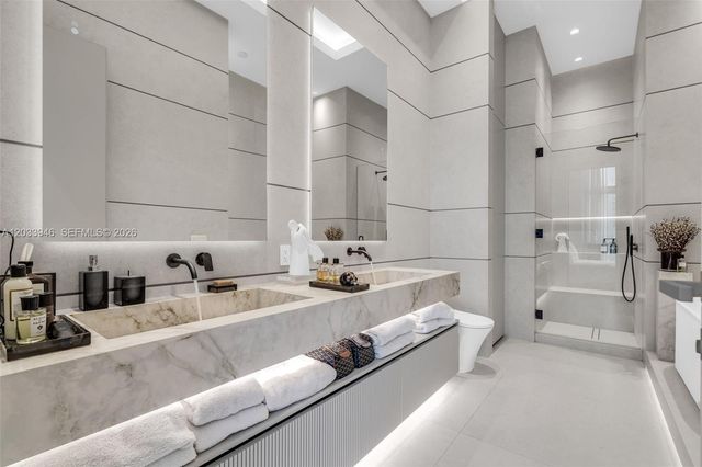 475 Brickell Avenue 2215, Miami, FL 33131