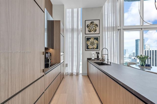475 Brickell Avenue 2215, Miami, FL 33131
