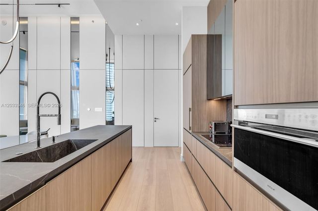 475 Brickell Avenue 2215, Miami, FL 33131