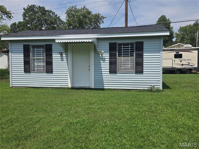 1301 N Carleton Street, Farmington, MO 63640