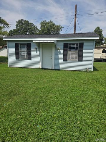 1301 N Carleton Street, Farmington, MO 63640