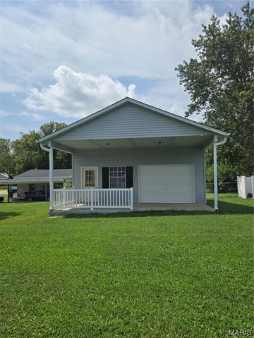 1301 N Carleton Street, Farmington, MO 63640