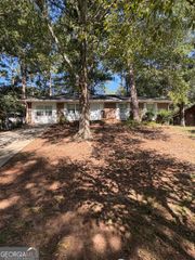 10085 Brass Ring Road, Jonesboro, GA 30238
