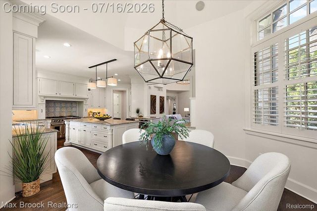 620 Lakeside Drive, Birmingham, MI 48009