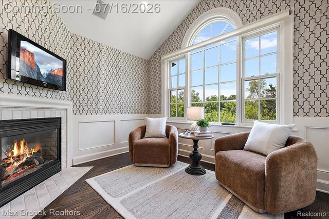 620 Lakeside Drive, Birmingham, MI 48009