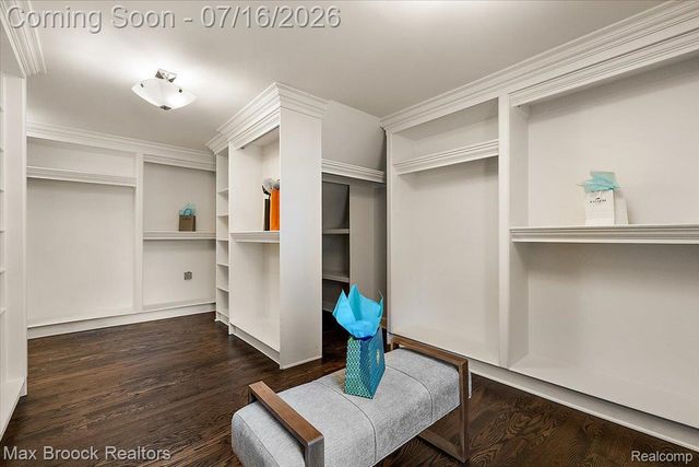 620 Lakeside Drive, Birmingham, MI 48009