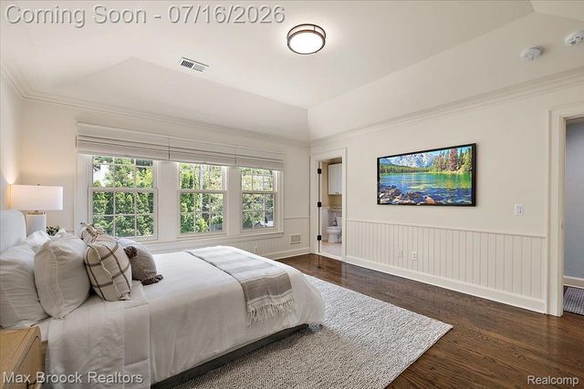 620 Lakeside Drive, Birmingham, MI 48009