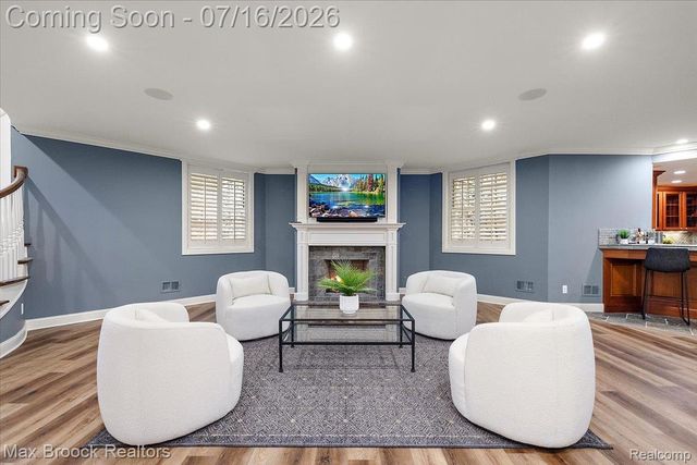 620 Lakeside Drive, Birmingham, MI 48009