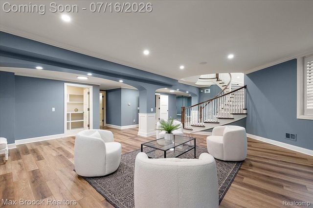 620 Lakeside Drive, Birmingham, MI 48009