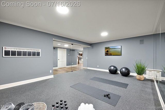 620 Lakeside Drive, Birmingham, MI 48009
