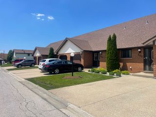 205 Fairview Drive, Manhattan, IL 60442