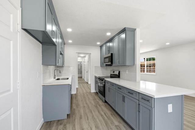 3501 Larisa Ln, Ceres, CA 95307
