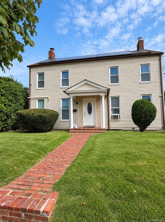 2521 Grand Avenue, Baldwin, NY 11510