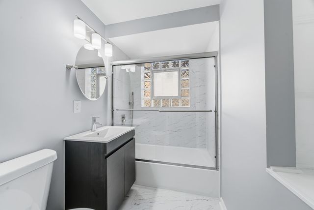 4024 W 106th Street, Oak Lawn, IL 60453