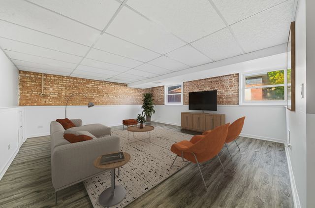 4024 W 106th Street, Oak Lawn, IL 60453