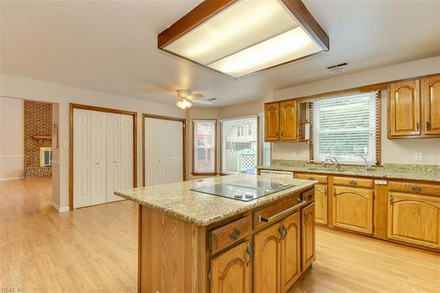 1476 Lake James DR, Virginia Beach, VA 23464