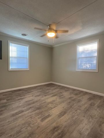 1137 Mw Rickenbaker Road, Manning, SC 29102