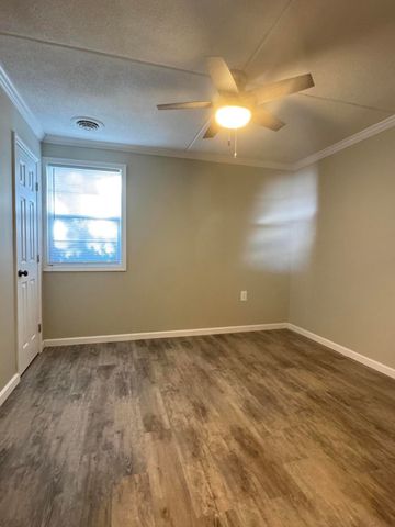 1137 Mw Rickenbaker Road, Manning, SC 29102