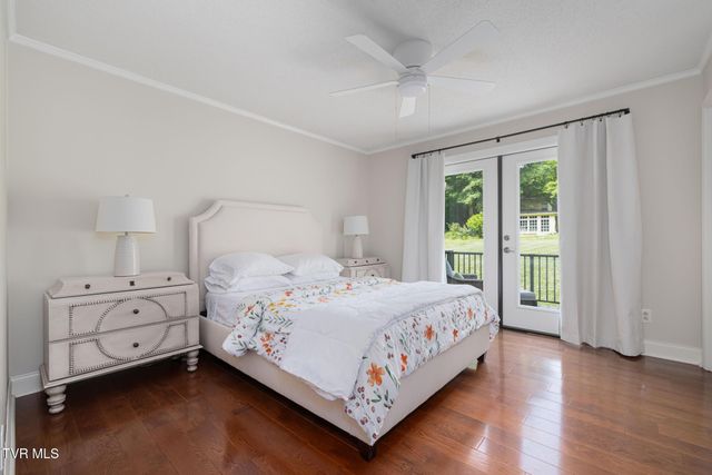 1006 Friar Tuck Road, Johnson City, TN 37604