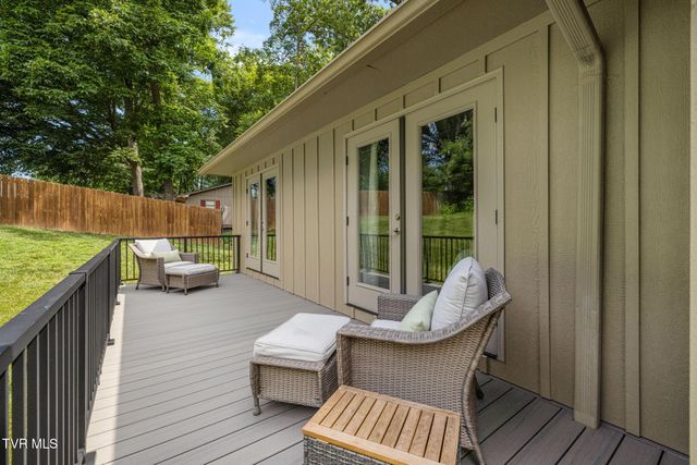 1006 Friar Tuck Road, Johnson City, TN 37604
