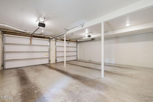 1006 Friar Tuck Road, Johnson City, TN 37604