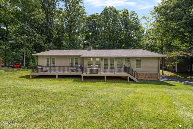 1006 Friar Tuck Road, Johnson City, TN 37604