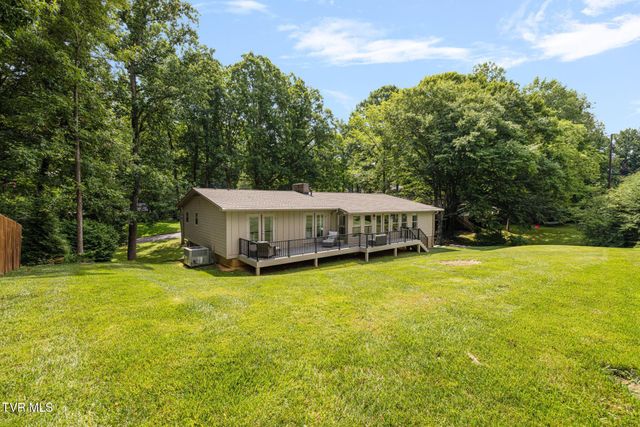1006 Friar Tuck Road, Johnson City, TN 37604