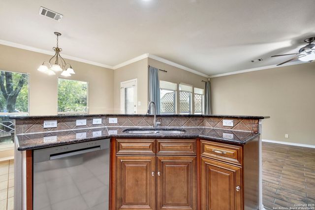 638 Horn Run, San Antonio, TX 78245