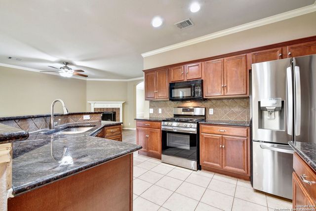 638 Horn Run, San Antonio, TX 78245