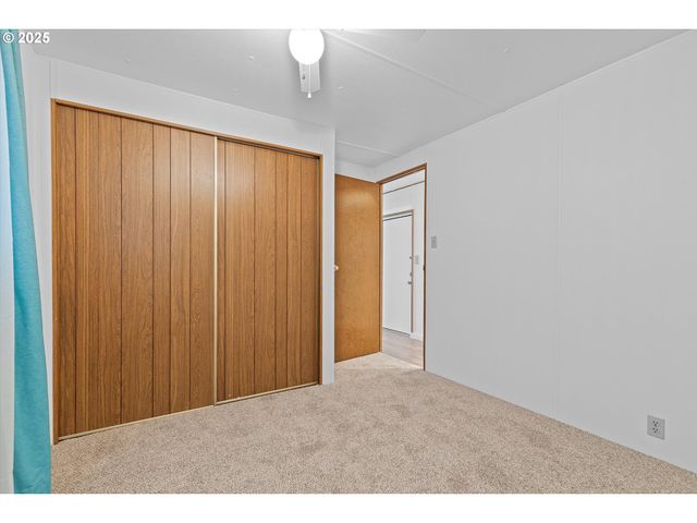 1999 Jansen Way 6, Woodburn, OR 97071