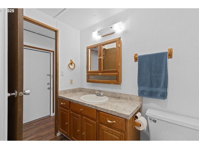 1999 Jansen Way 6, Woodburn, OR 97071