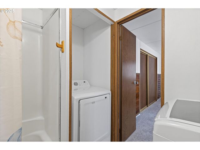 1999 Jansen Way 6, Woodburn, OR 97071