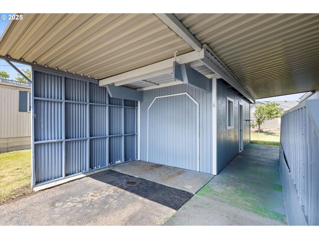 1999 Jansen Way 6, Woodburn, OR 97071