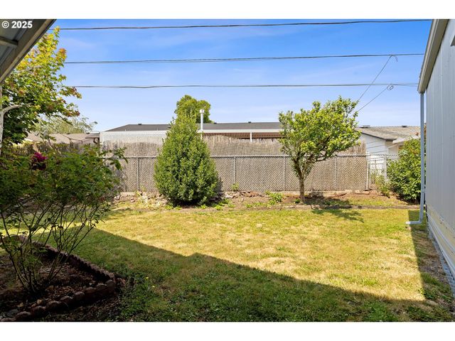 1999 Jansen Way 6, Woodburn, OR 97071