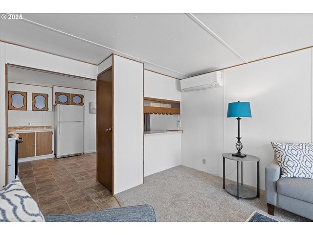 1999 Jansen Way 6, Woodburn, OR 97071