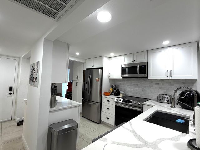 20 ROYAL PALM Way 3020, Boca Raton, FL 33432
