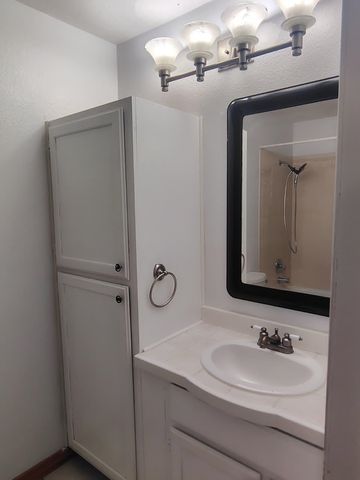 3153 N Cranberry St, Wichita, KS 67226