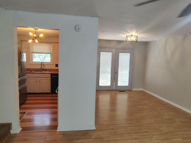 3153 N Cranberry St, Wichita, KS 67226