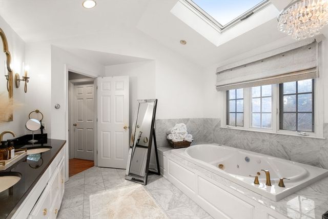 15 Homestead Dr, Medfield, MA 02052