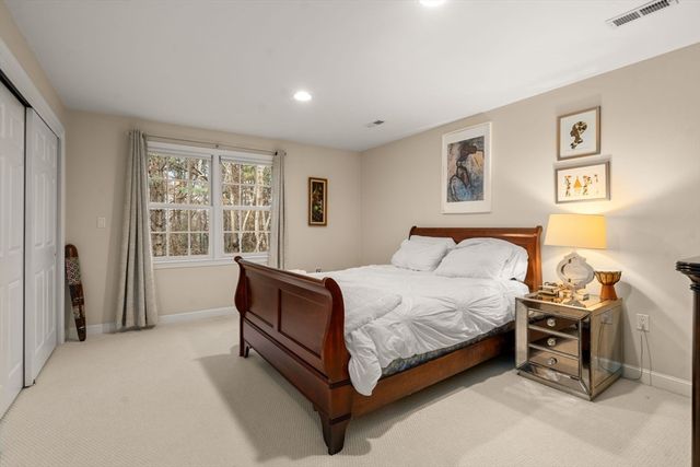 15 Homestead Dr, Medfield, MA 02052