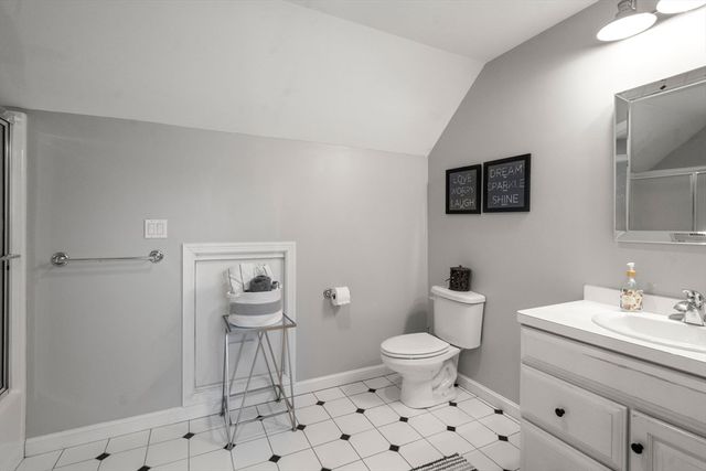 15 Homestead Dr, Medfield, MA 02052