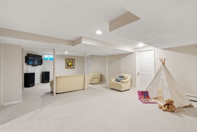 15 Homestead Dr, Medfield, MA 02052