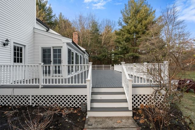 15 Homestead Dr, Medfield, MA 02052
