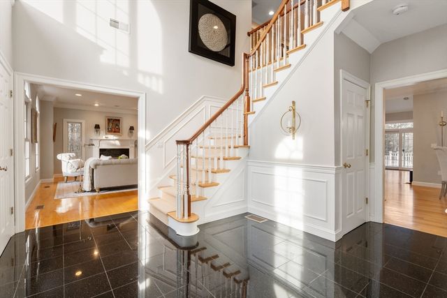 15 Homestead Dr, Medfield, MA 02052